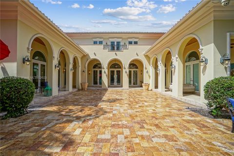 A home in Pinecrest