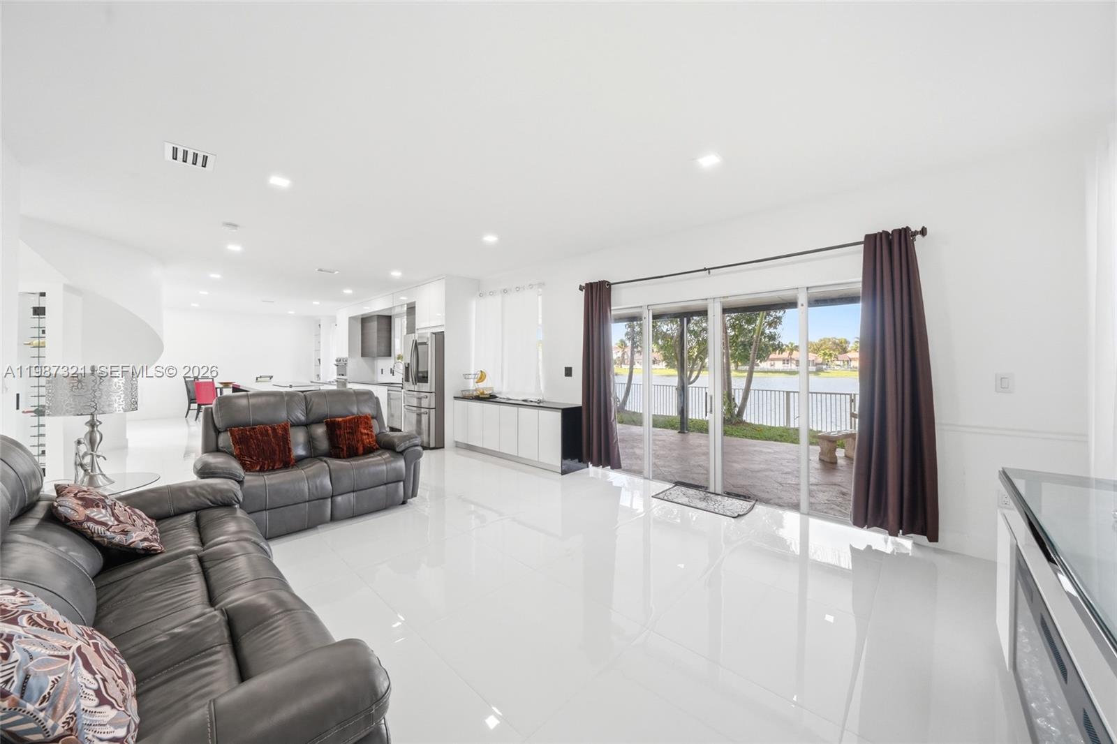 FLORIDIAN BAY ESTATES SOU - Residential