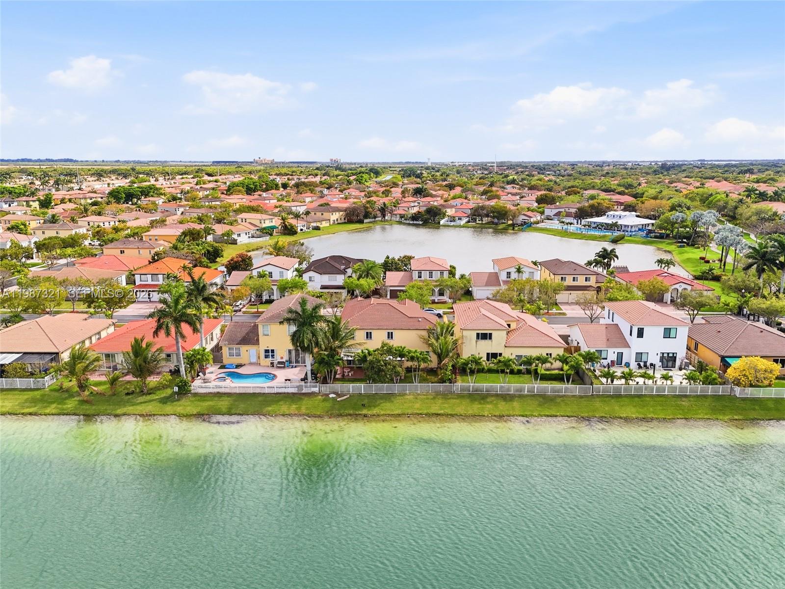 FLORIDIAN BAY ESTATES SOU - Residential