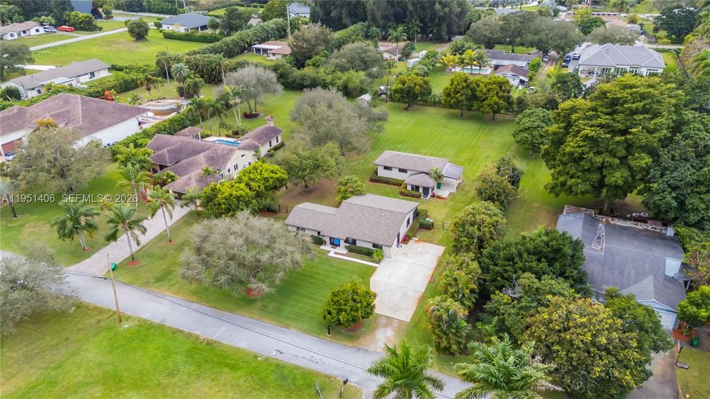 Photo of 2751 SW 137th Ter, Davie, FL 33330 (MLS # A11951406)