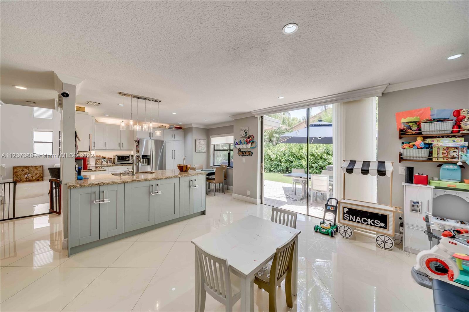 FOUNTAIN SPRING - Residential