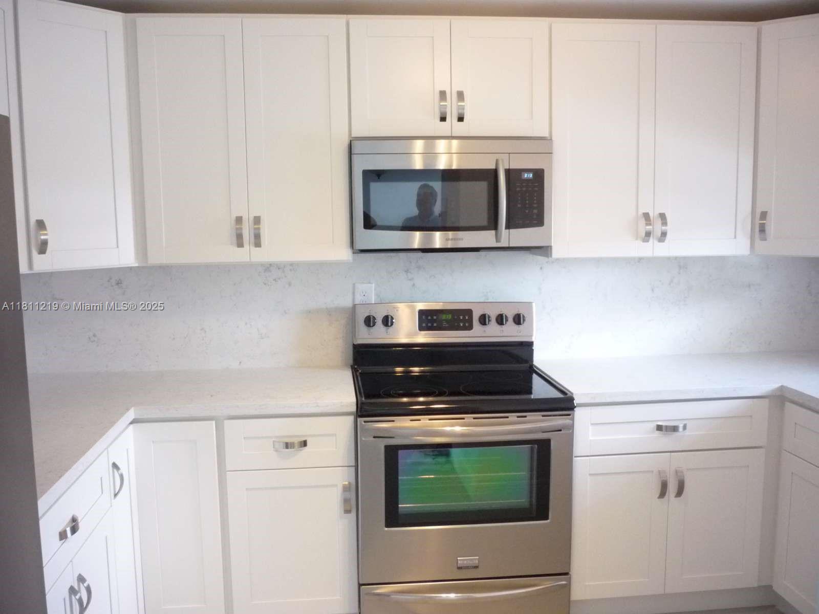 9520 S Hollybrook Lake Dr 205, Pembroke Pines, Miami-Dade County, Florida - 2 Bedrooms  
2 Bathrooms - 