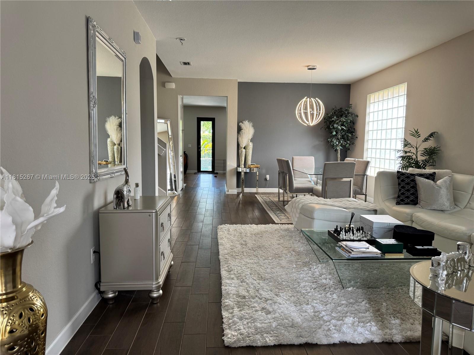 3864 Aspen Leaf Dr