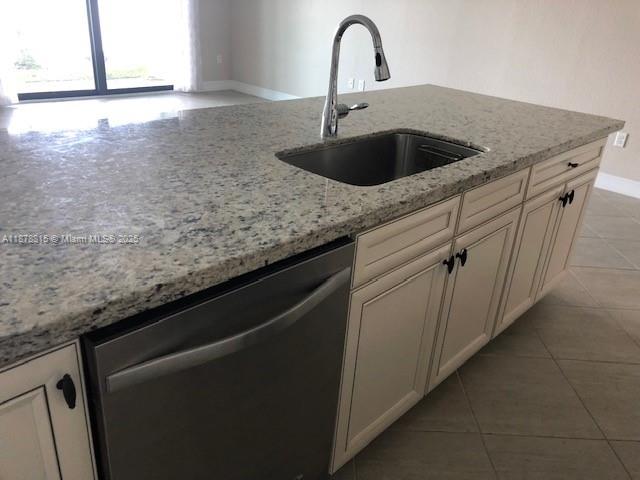 PEMBROKE LAKES SOUTH - Residential Lease