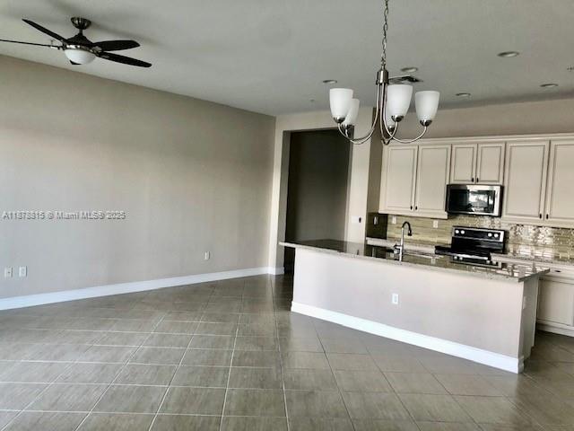Come to see this beautiful lake front 3 bedroom 2.5 bathroom+2 car garage, luxury townhouse with serene water views give you a private and peaceful feel.Granite countertops,upgrade backsplash and Stainless Steel appliances, custom toasted antique color cabinets.Travertino tile on the 1st floor and band new flooring on the 2nd floor.Hurricane impact windows and doors.Spacious master bedroom with large balcony overlooking the lake!! Raintree community, 24/7 gate with security, great amenities.Close to hospitals, majors highways, shopping & entertainment,restaurants and more.Great Location!!!!Easy to show it
