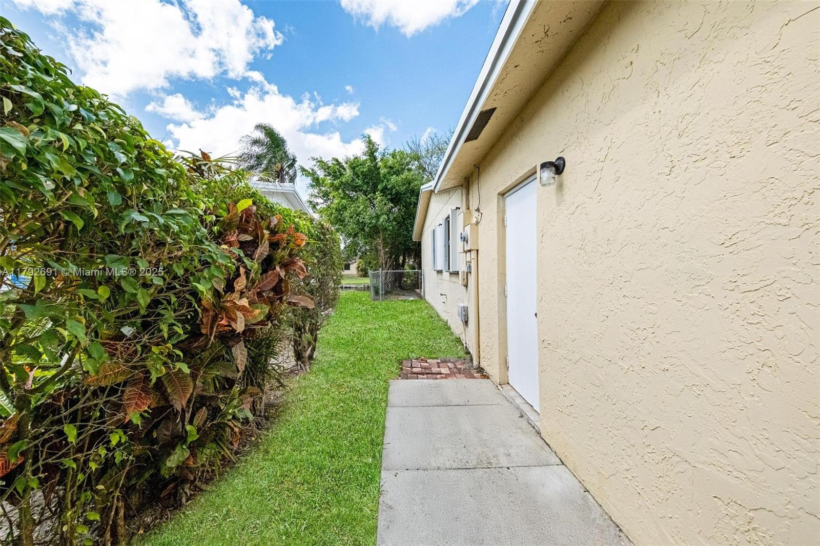 LAUDERDALE NORTH PARK SEC - Residential