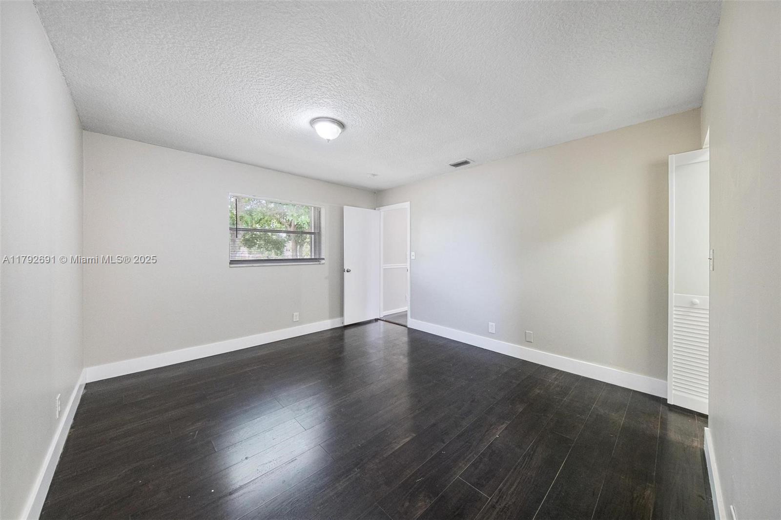 LAUDERDALE NORTH PARK SEC - Residential