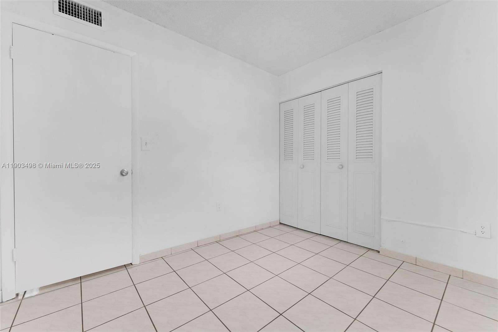 MIAMI GARDENS MANOR SEC 3 - Residential