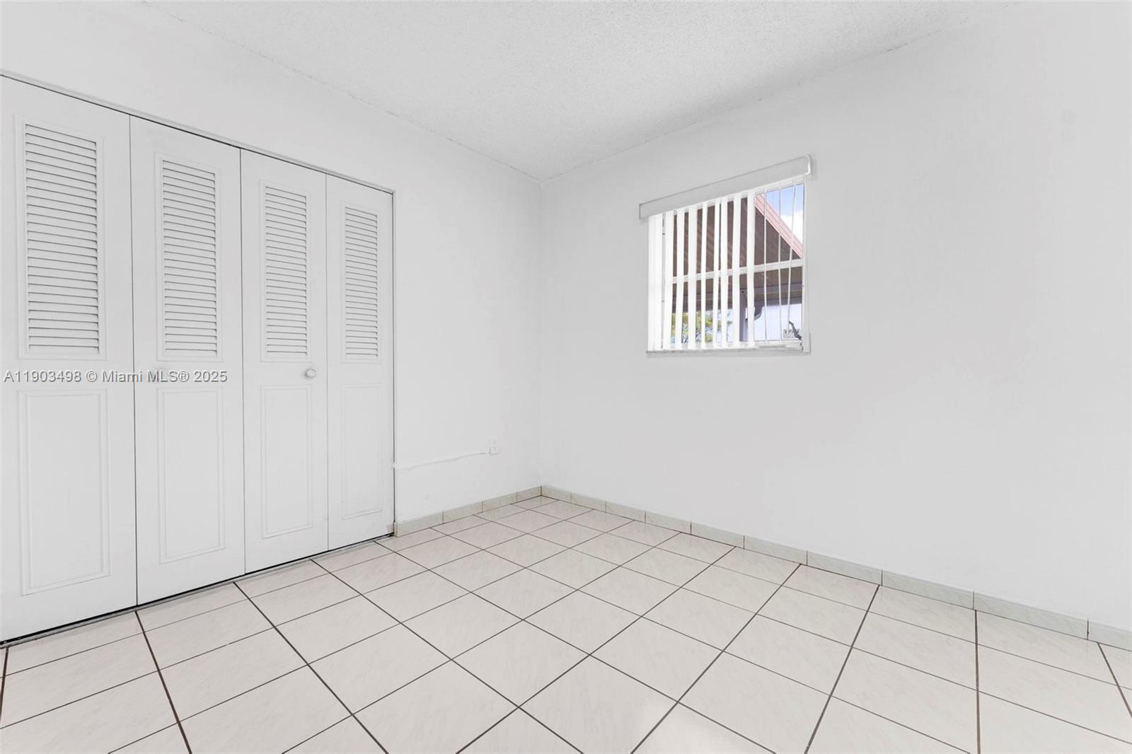 MIAMI GARDENS MANOR SEC 3 - Residential