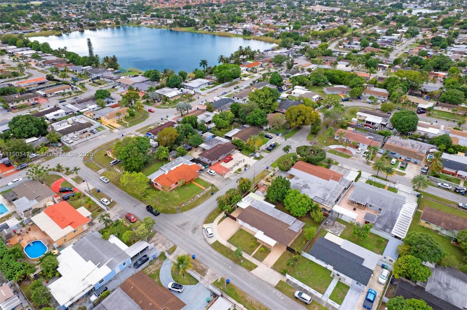 MIAMI GARDENS MANOR SEC 3 - Residential