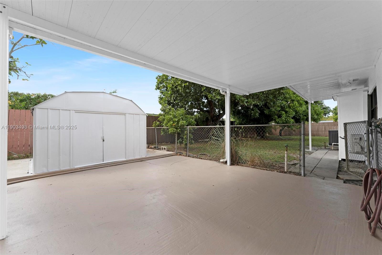 MIAMI GARDENS MANOR SEC 3 - Residential