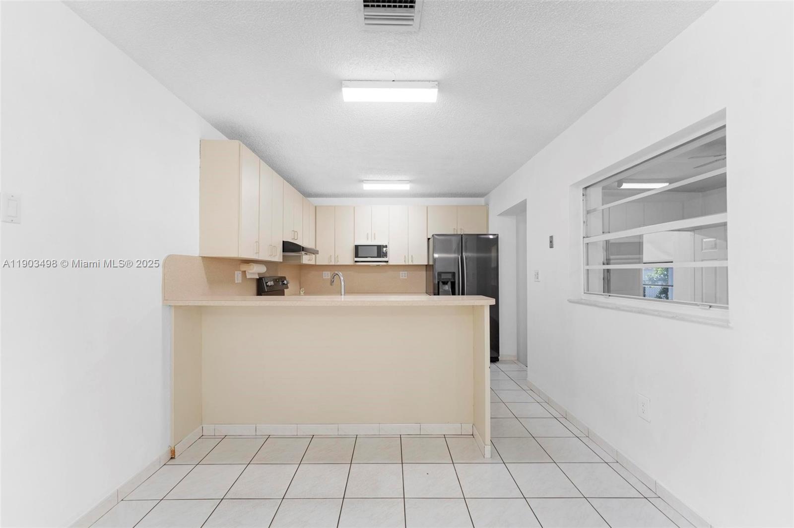 MIAMI GARDENS MANOR SEC 3 - Residential