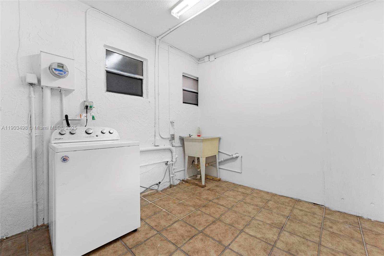 MIAMI GARDENS MANOR SEC 3 - Residential