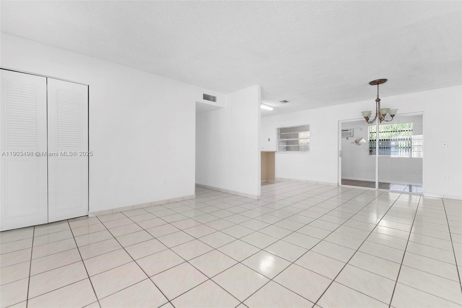 MIAMI GARDENS MANOR SEC 3 - Residential