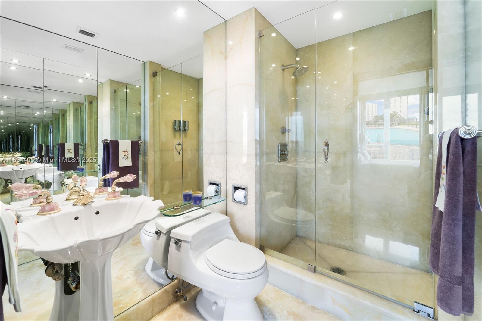 7000 ISL BLVD WILLIAMS IS - Residential