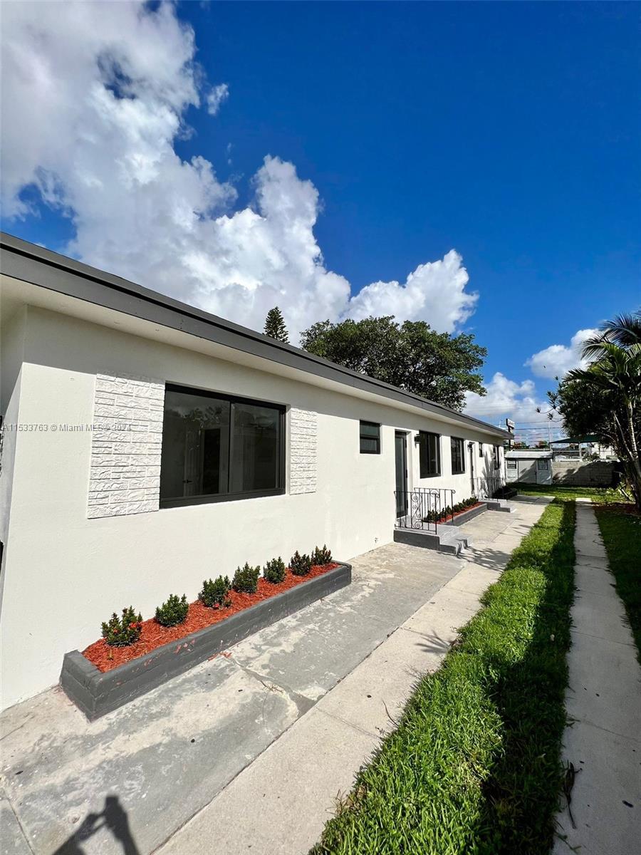 MELROSE HEIGHTS - Residential Income