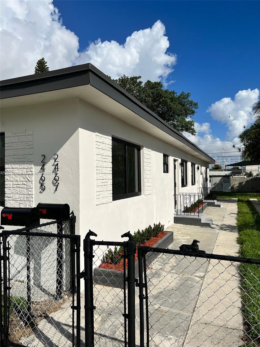 MELROSE HEIGHTS - Residential Income