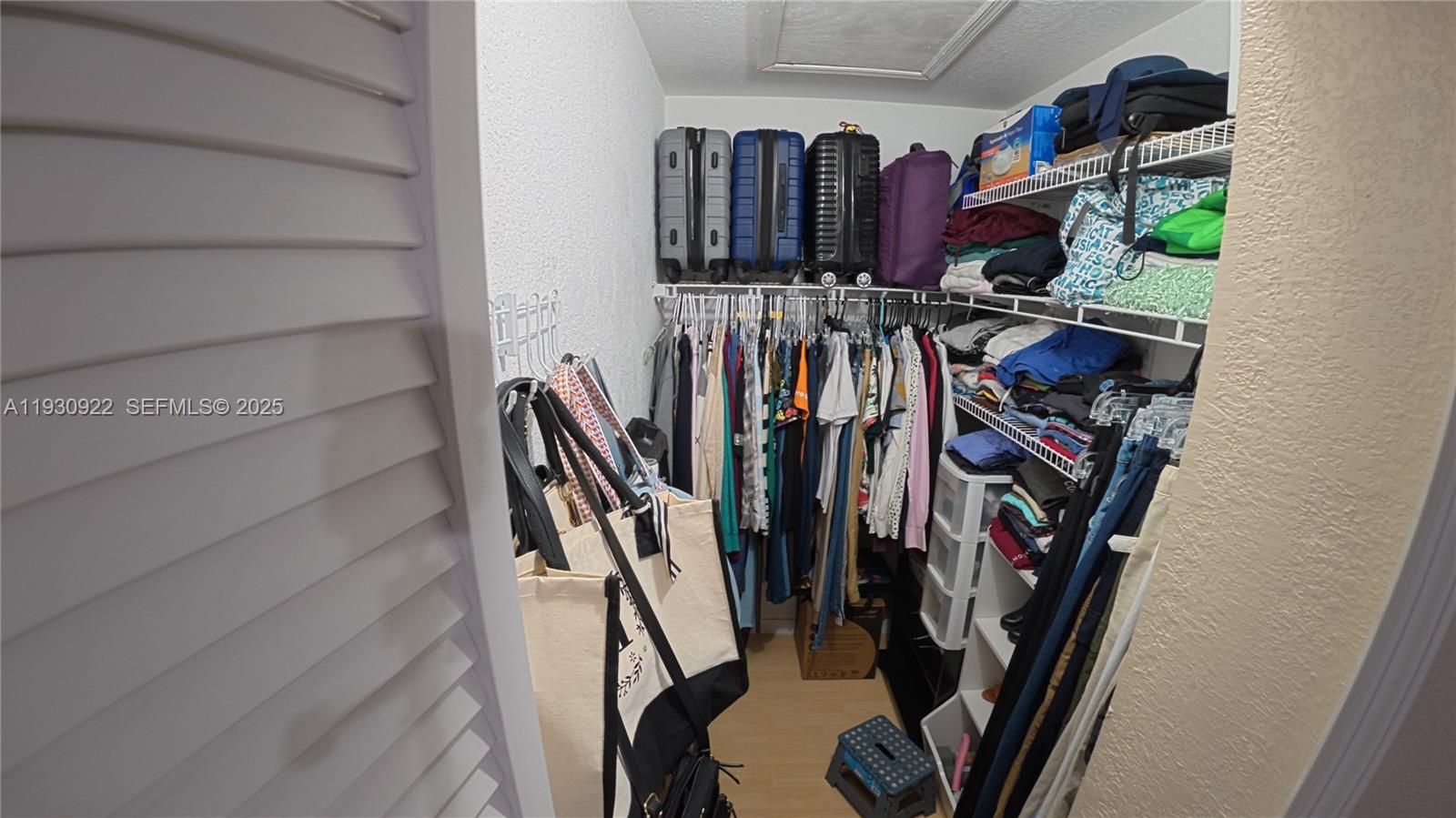 VENETIAN GARDEN REV - Residential