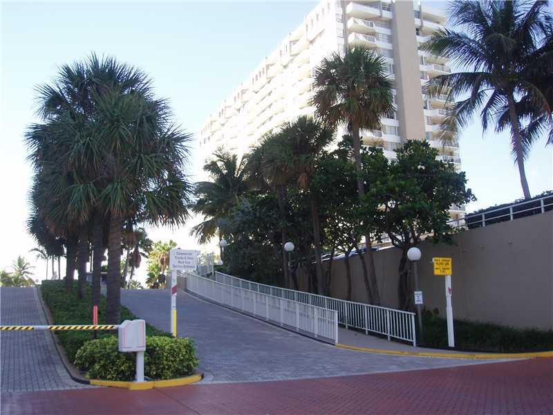 Furnished studio with beautiful views to Intercostal and ocean across ocean. New microwave and stove.Complex has 2 pools, beach, tennis courts, restaurant, snack bar, mini mart, marina, beauty salon & courtesy bus. Max. 2 people in unit. Seasonal and annu al rent.
