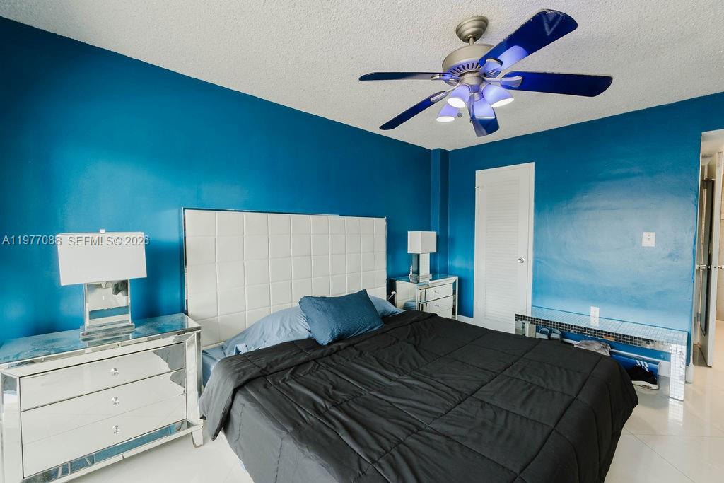 8000 CONDO - Residential