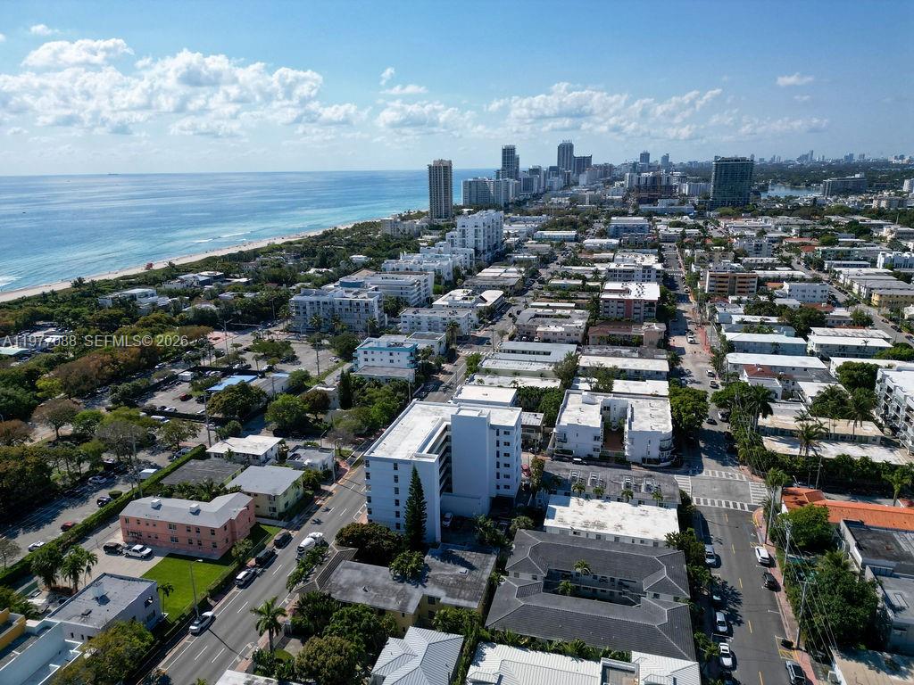 8000 CONDO - Residential