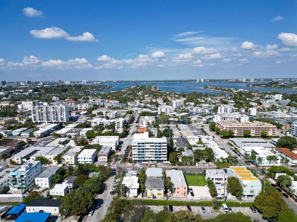 8000 CONDO - Residential