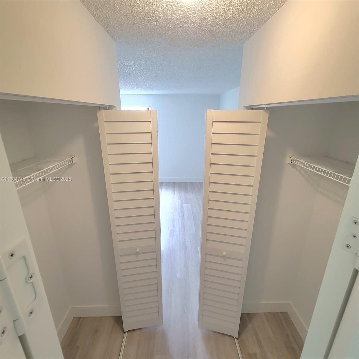 MEDITERRANEAN VILLAS COND - Residential Lease