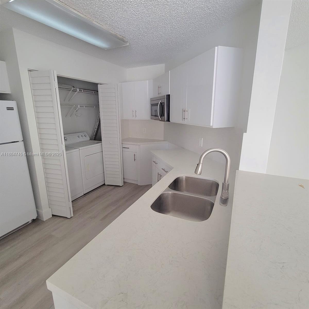 MEDITERRANEAN VILLAS COND - Residential Lease