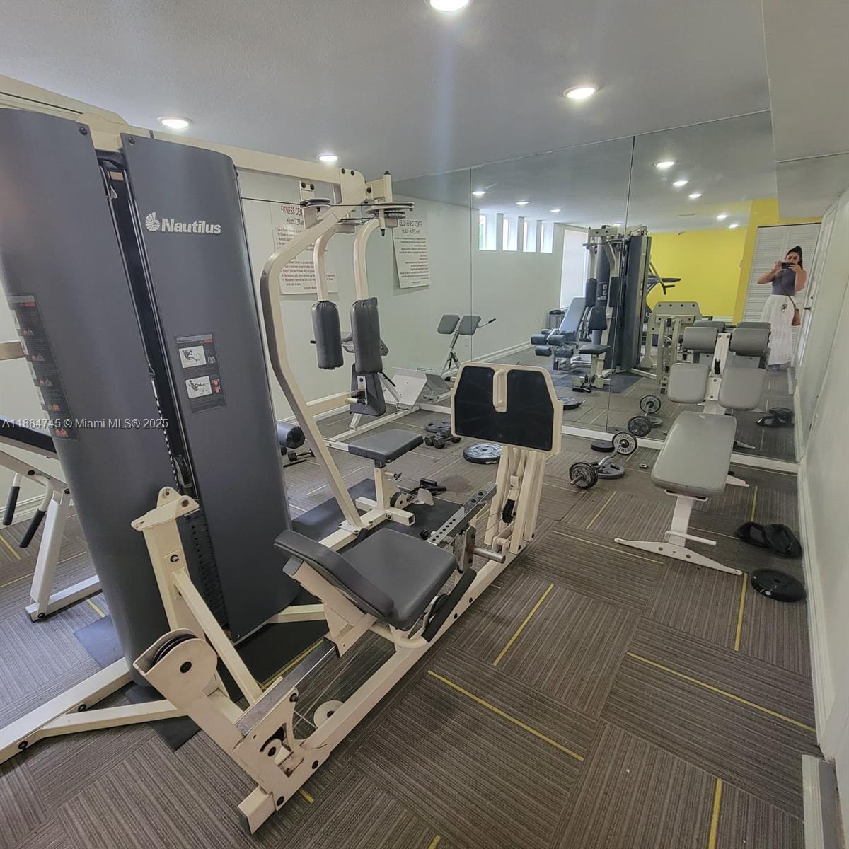 MEDITERRANEAN VILLAS COND - Residential Lease