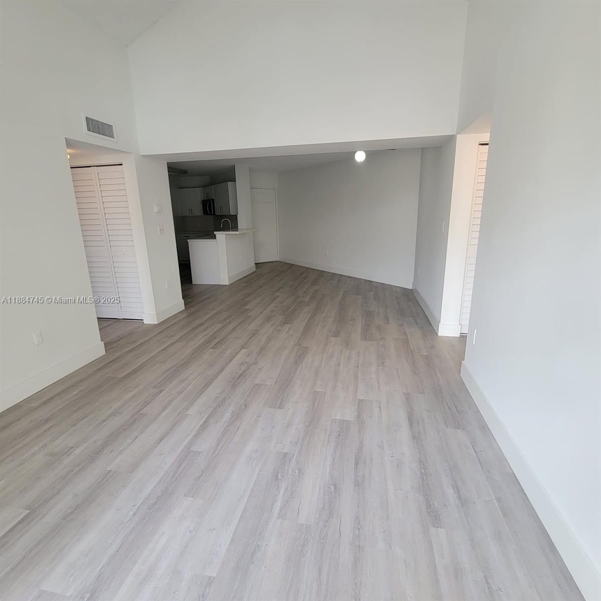 MEDITERRANEAN VILLAS COND - Residential Lease