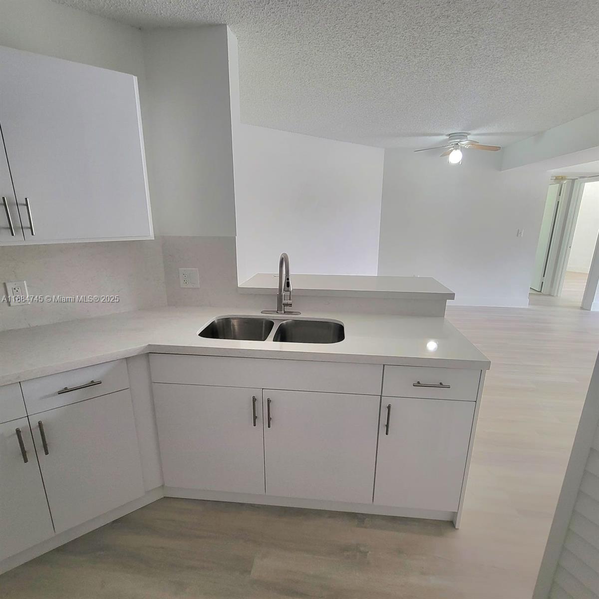 MEDITERRANEAN VILLAS COND - Residential Lease