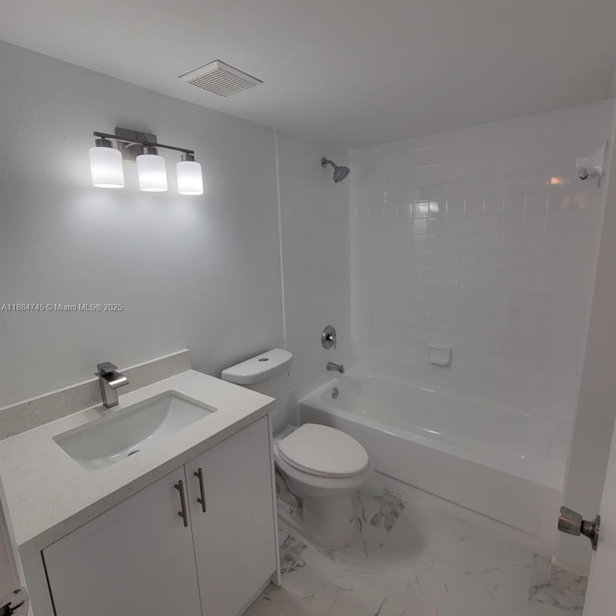 MEDITERRANEAN VILLAS COND - Residential Lease