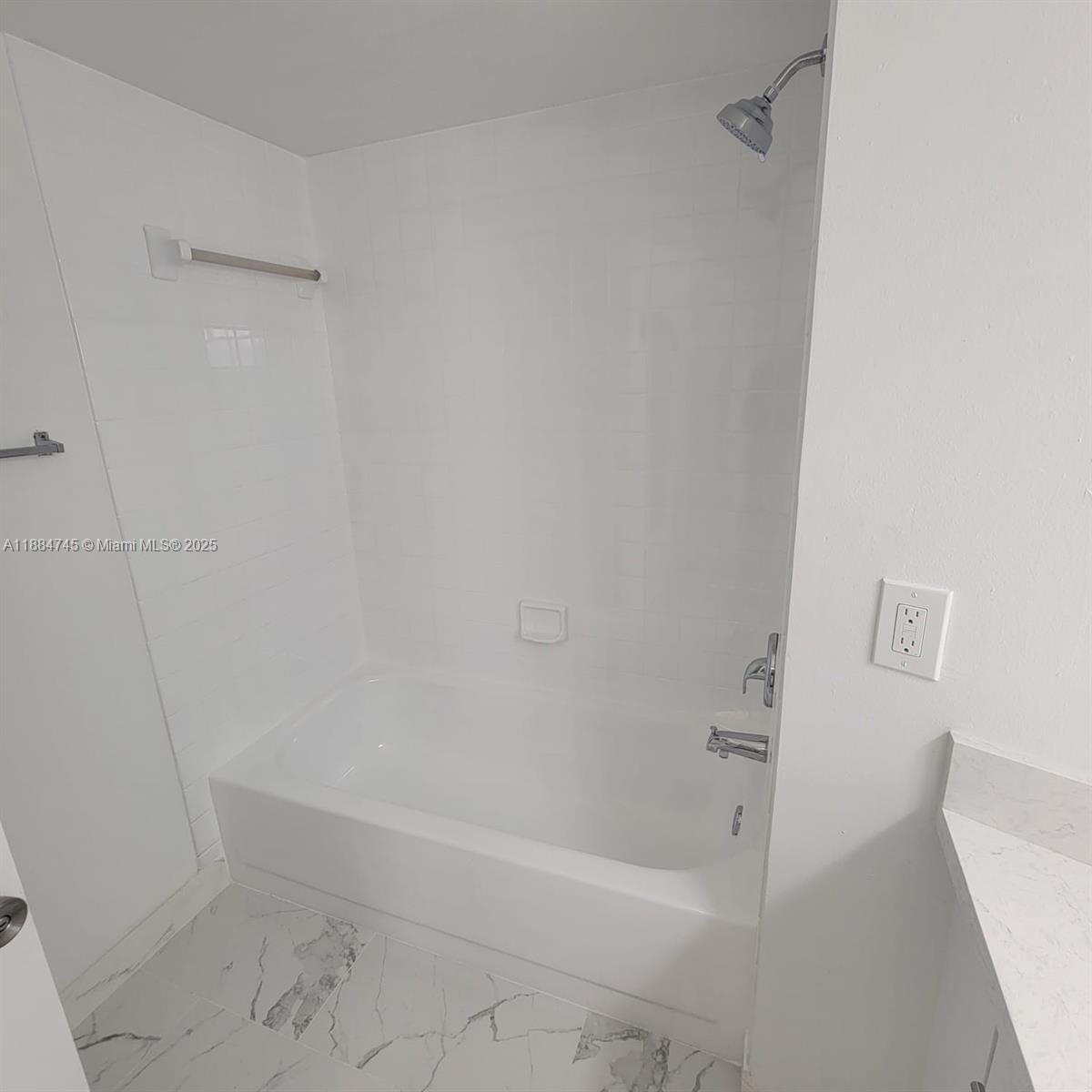 MEDITERRANEAN VILLAS COND - Residential Lease