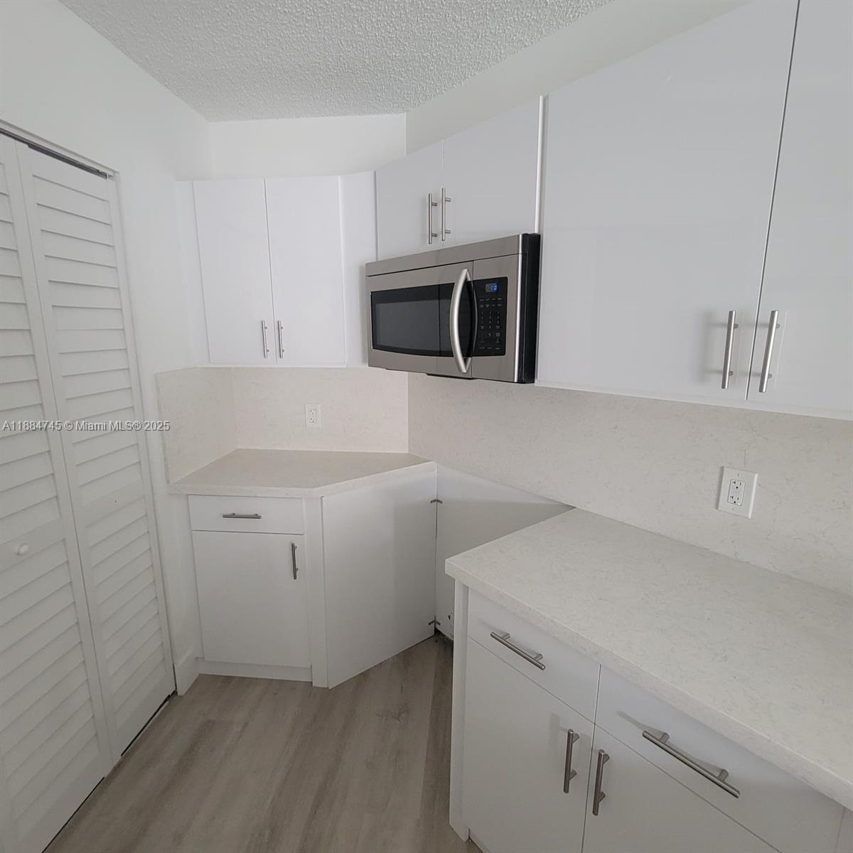 MEDITERRANEAN VILLAS COND - Residential Lease