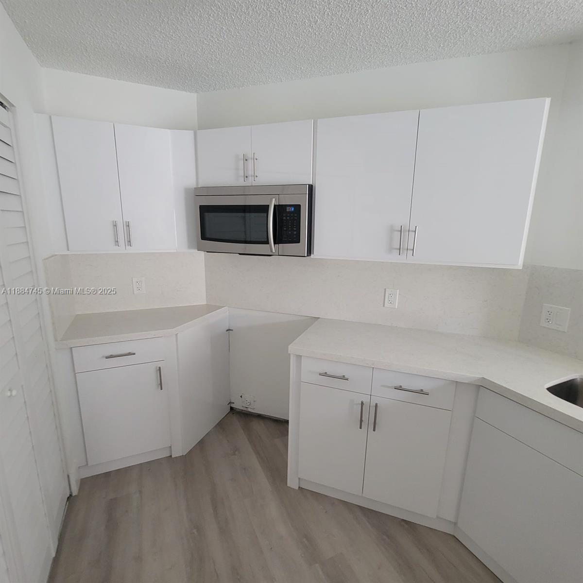 MEDITERRANEAN VILLAS COND - Residential Lease