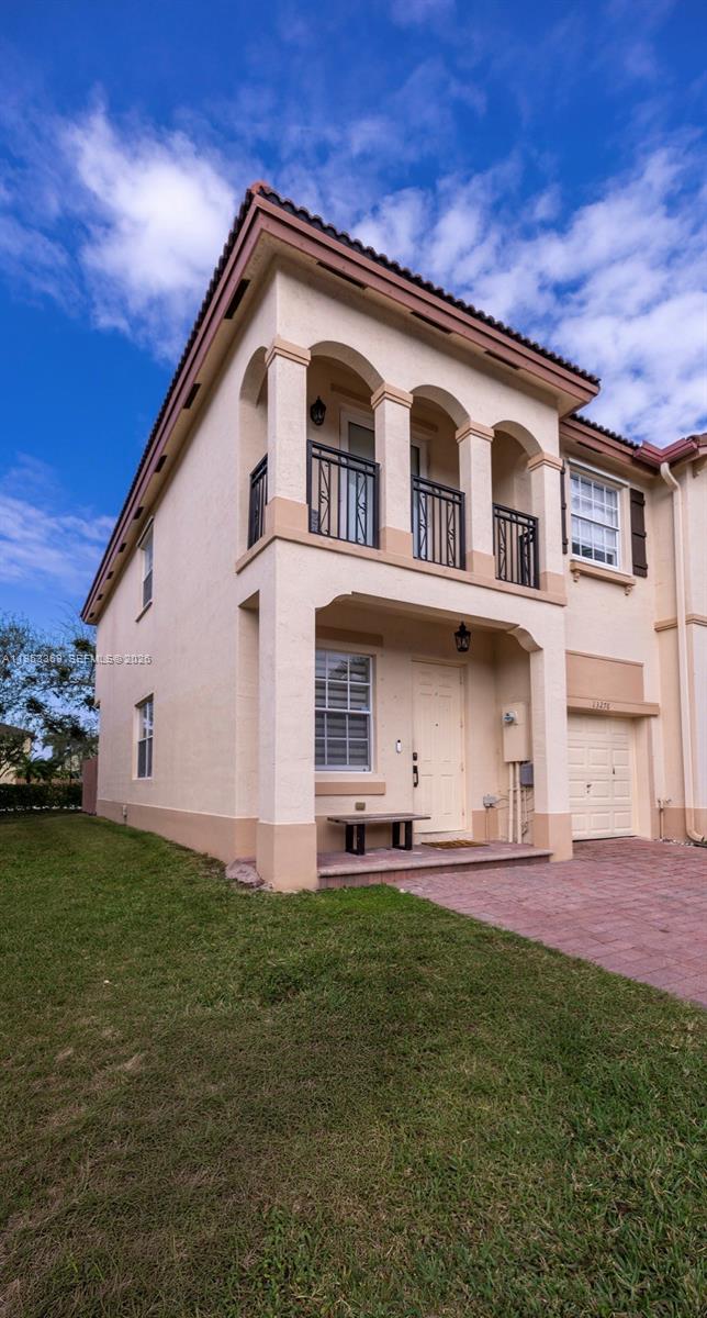 COURTS AT TUSCANY - Residential