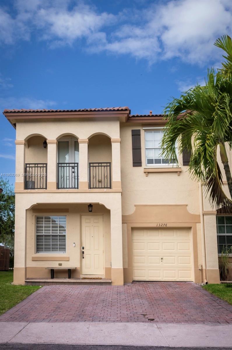 COURTS AT TUSCANY - Residential