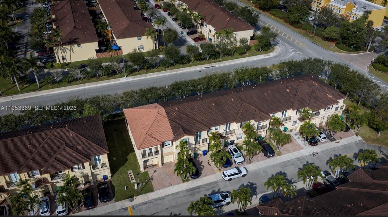 COURTS AT TUSCANY - Residential