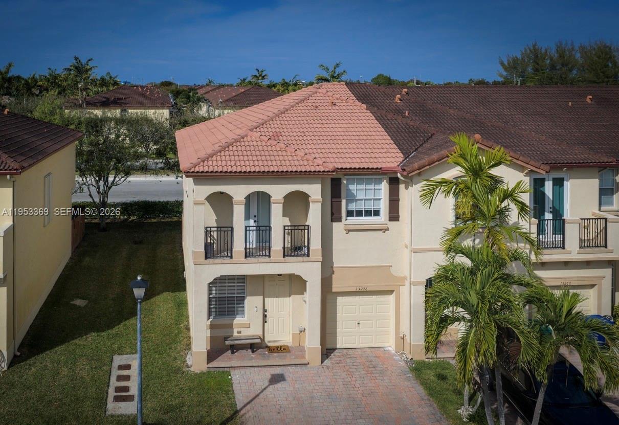 COURTS AT TUSCANY - Residential