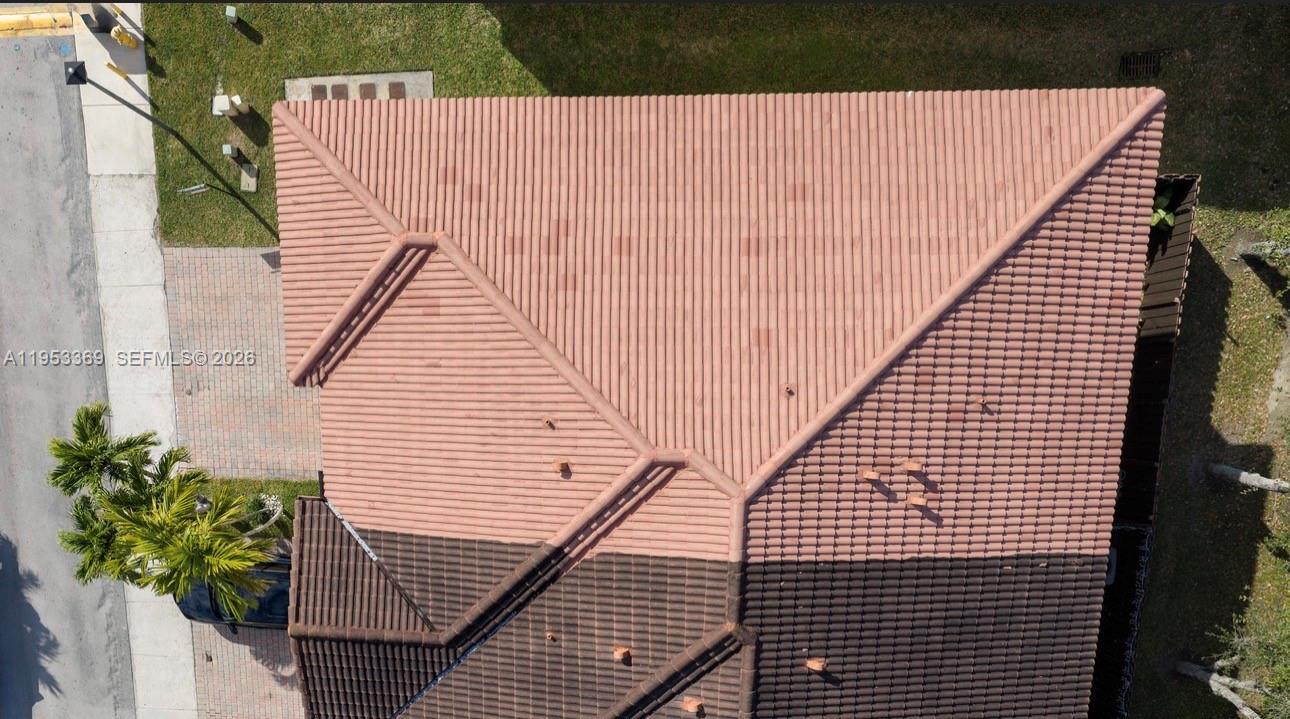 COURTS AT TUSCANY - Residential