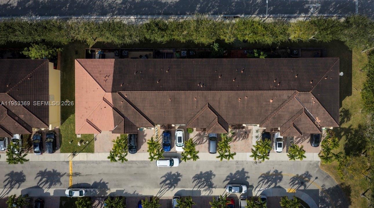 COURTS AT TUSCANY - Residential