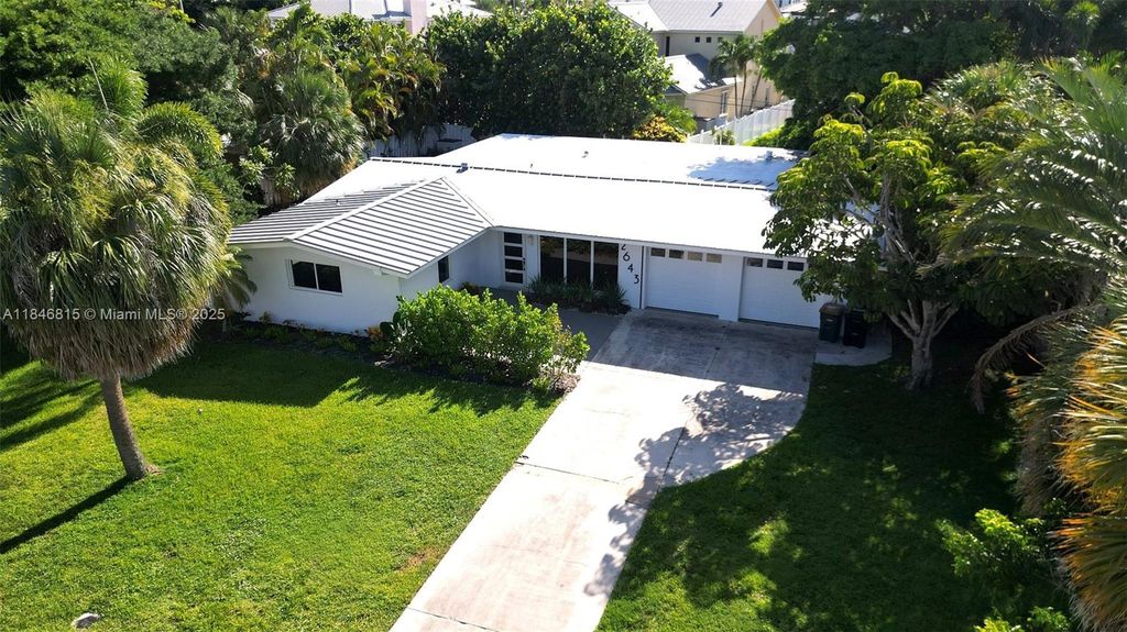 Photo of 2643 NE 26th Ter, Lighthouse Point, FL 33064 (MLS # A11846815)