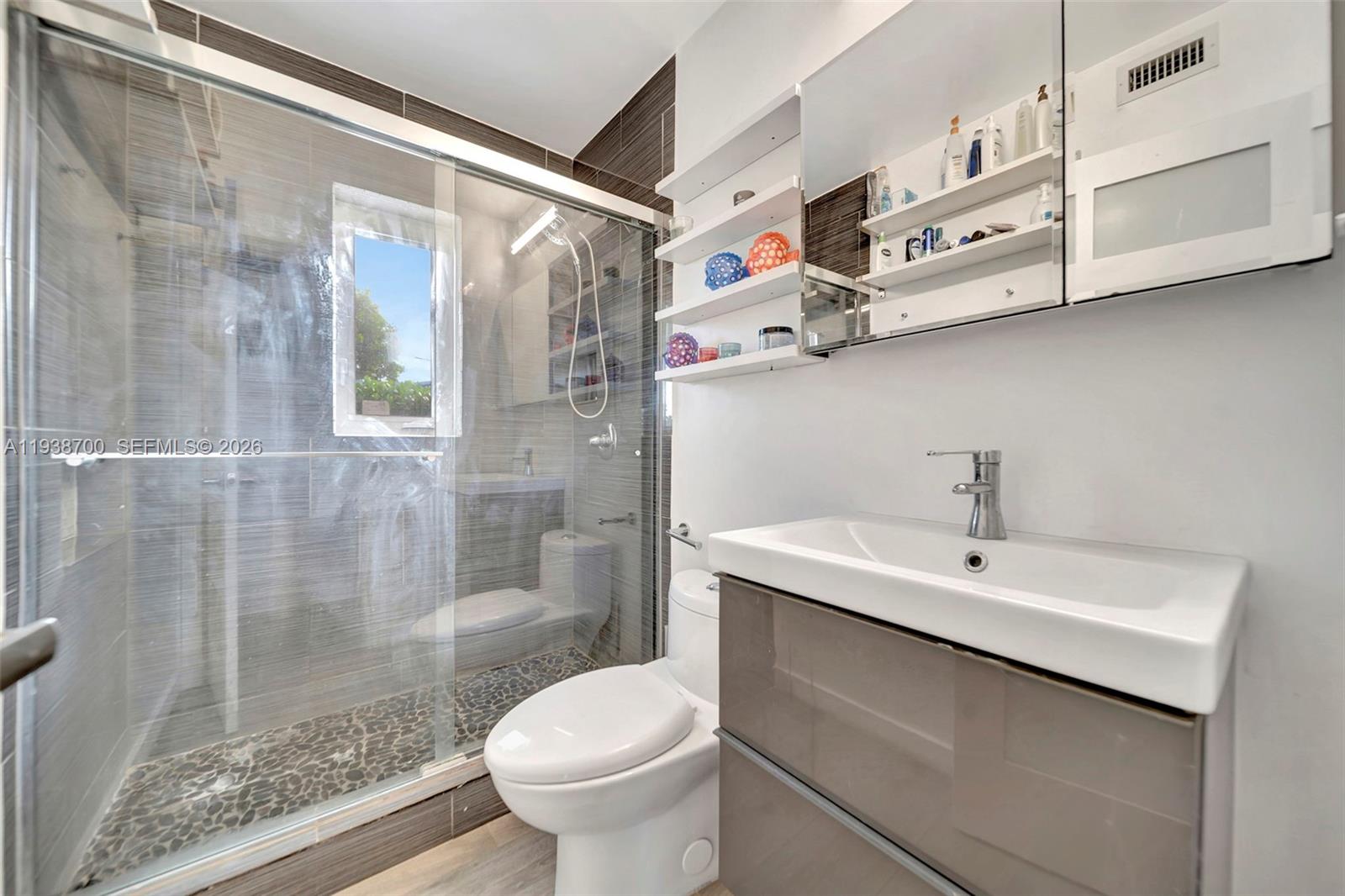 POMPANO ISLES - Residential