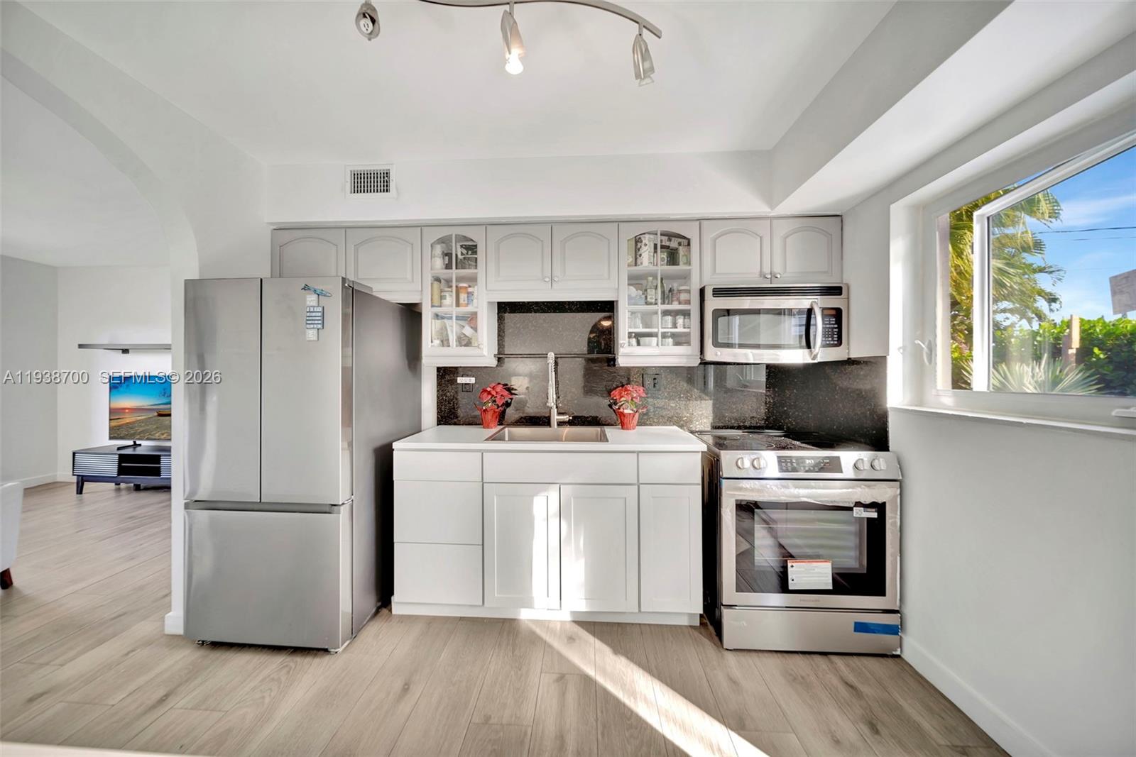 POMPANO ISLES - Residential