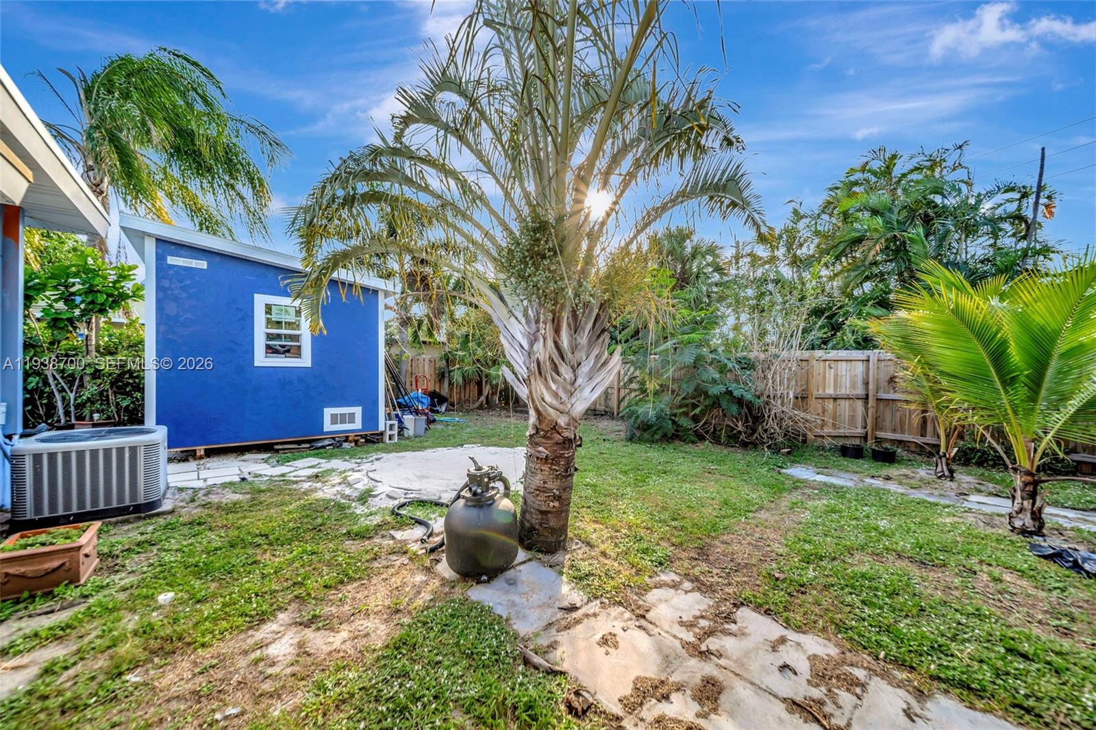 POMPANO ISLES - Residential