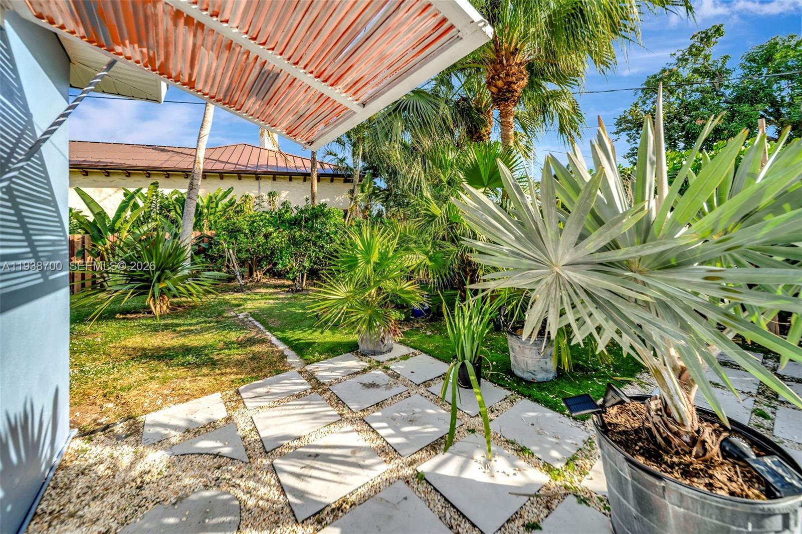 POMPANO ISLES - Residential