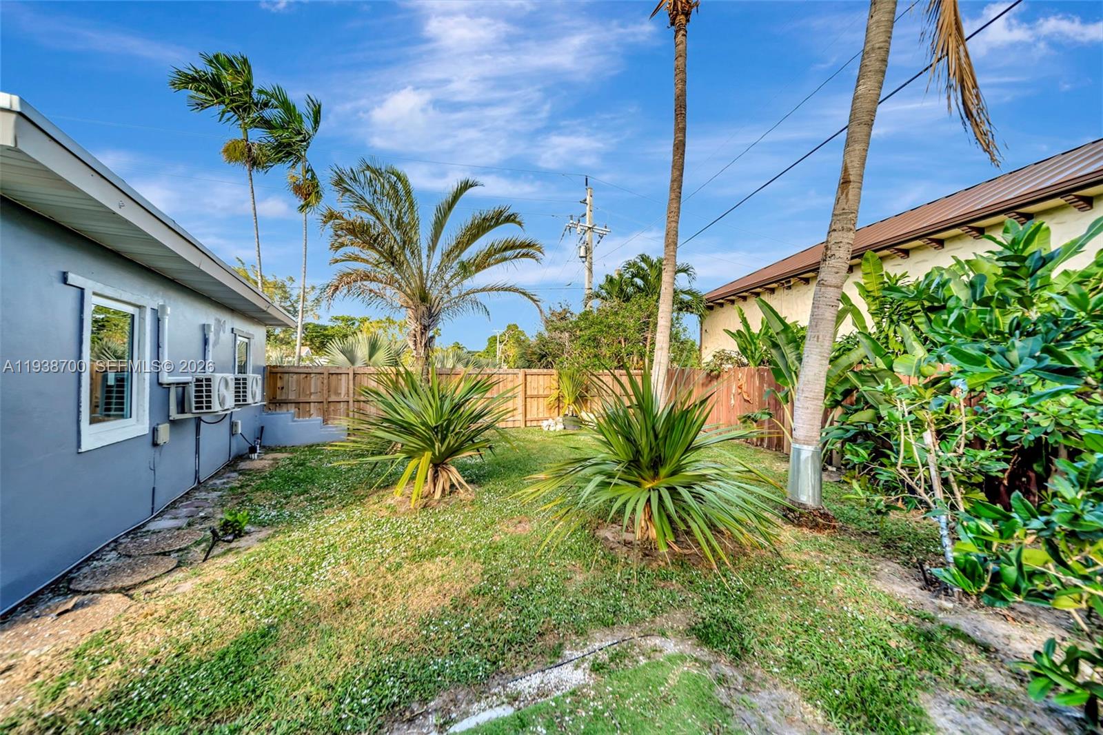 POMPANO ISLES - Residential