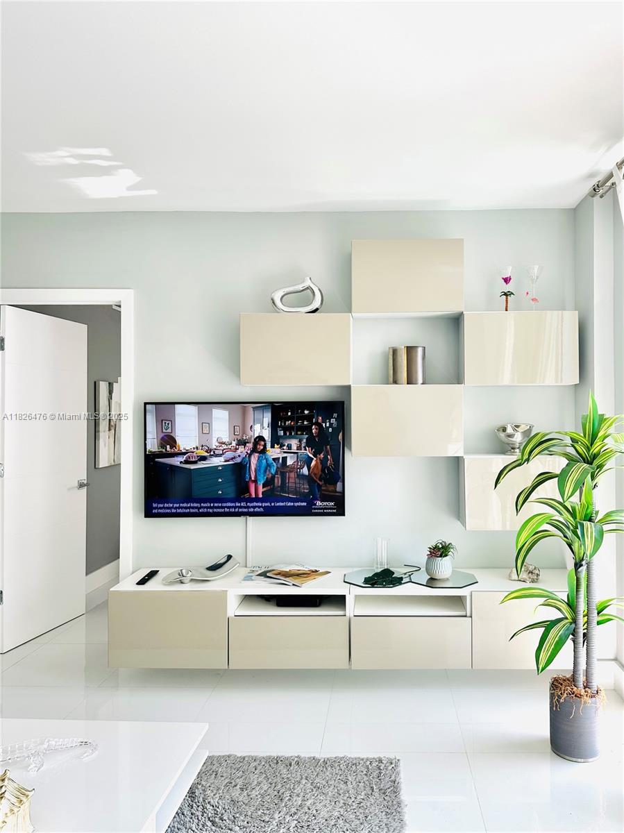 OCEANVIEW BUILDING A COND - Residential