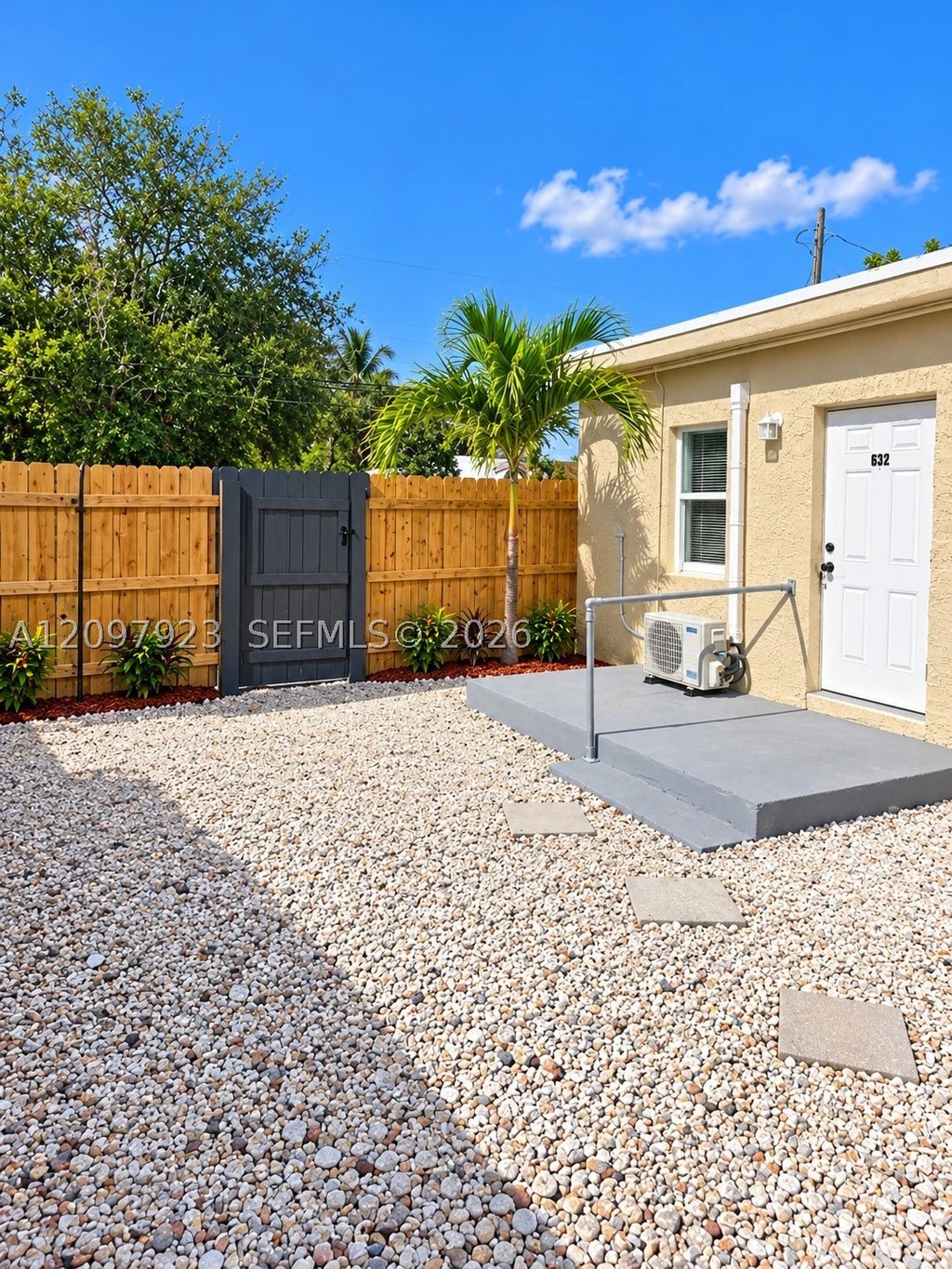 Photo of 632 NW 14th Ter, Fort Lauderdale, FL 33311 (MLS # A12097923)
