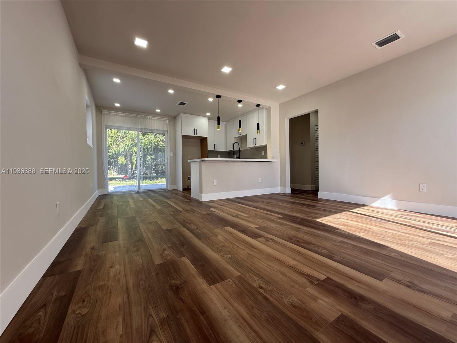 DRIFTWOOD ESTATES NO 20 - Residential